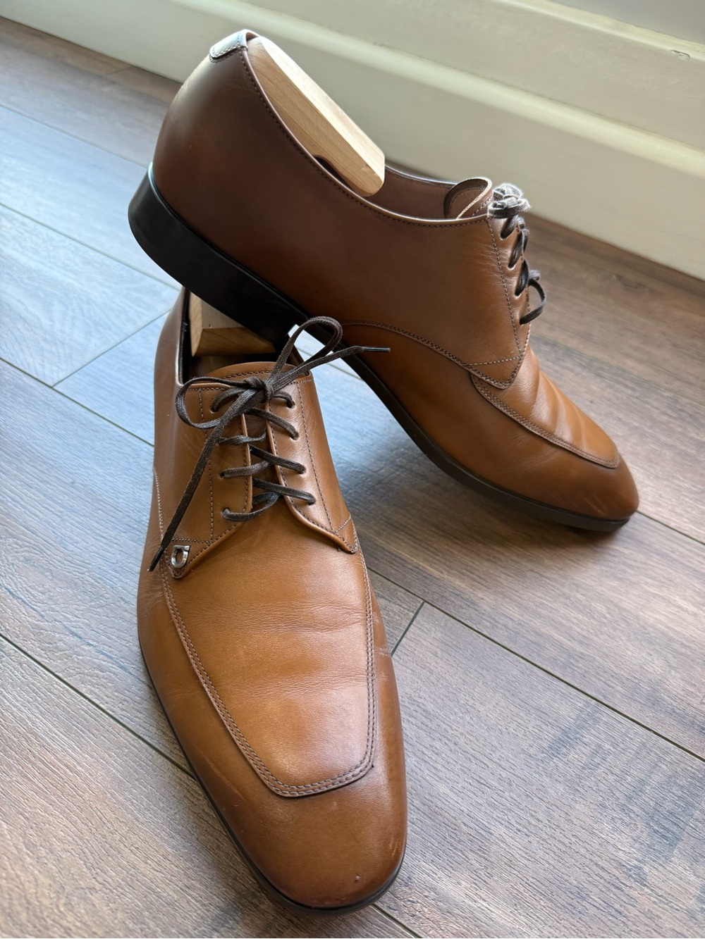 Salvatore Ferragamo Men's Tan Leather Lace-Up Dress Shoes - Picture 11 of 12